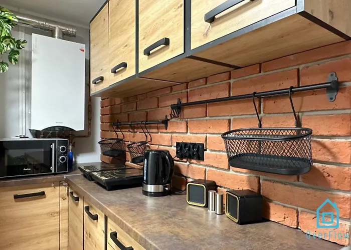 Brand - 10 Minutes To Old Town