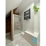Brand - 10 Minutes To Old Town منزل للإقامة *