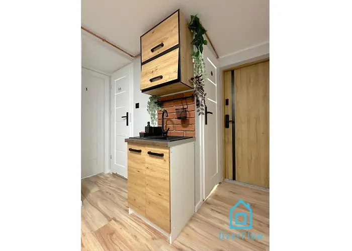 Brand - 10 Minutes To Old Town