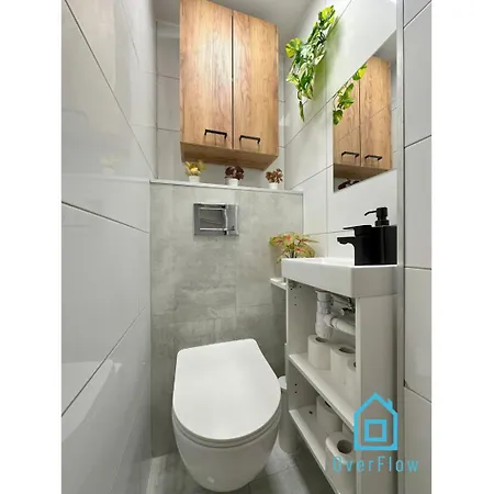 Brand - 10 Minutes To Old Town